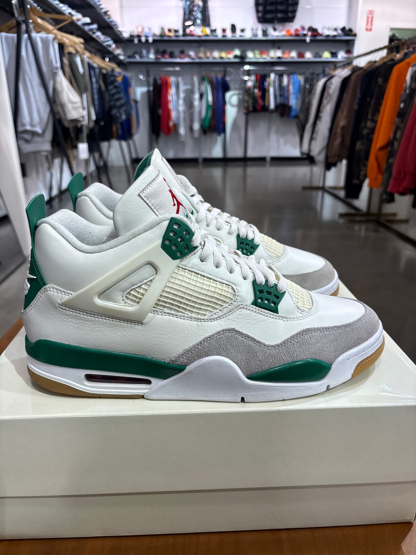 Preowned Air Jordan 4 SB Pine Green