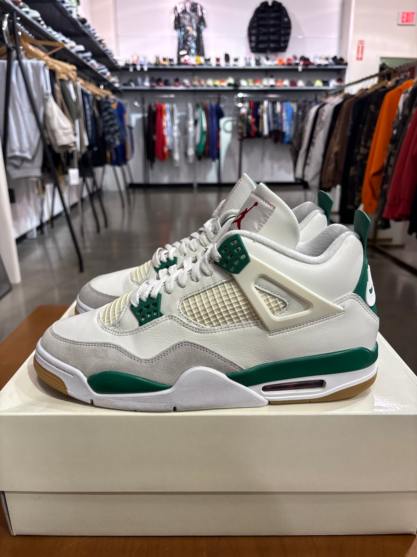 Preowned Air Jordan 4 SB Pine Green