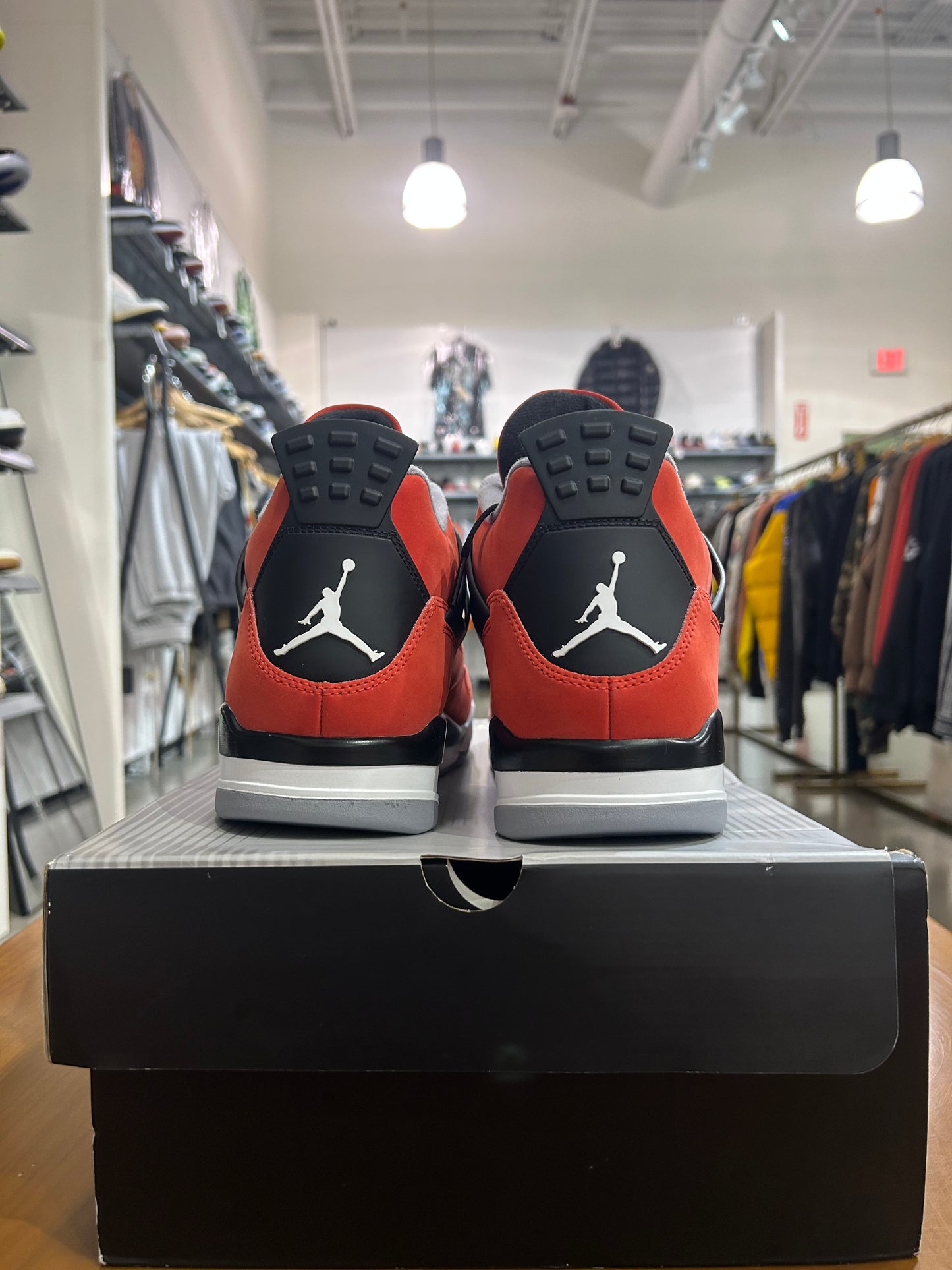 Air Jordan 4 Toro Bravo