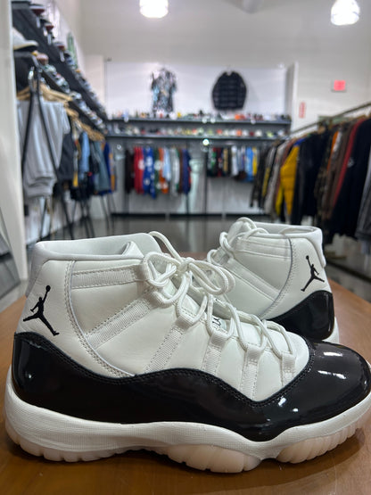 PREOWNED Air Jordan 11 Neopolitan