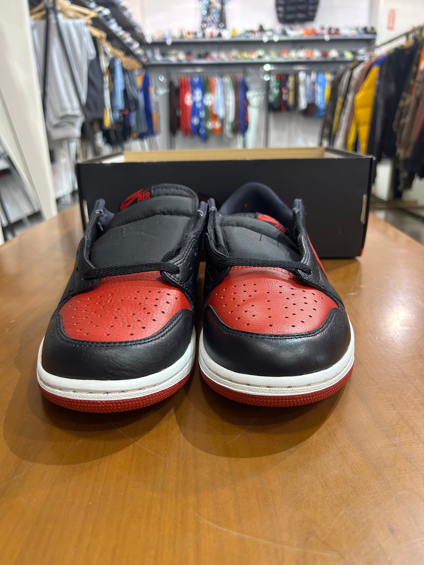 Air Jordan 1 Low Banned (No Box Lid)