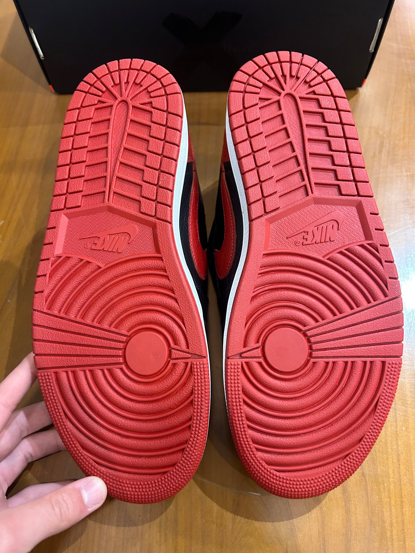 Air Jordan 1 Low Banned (No Box Lid)