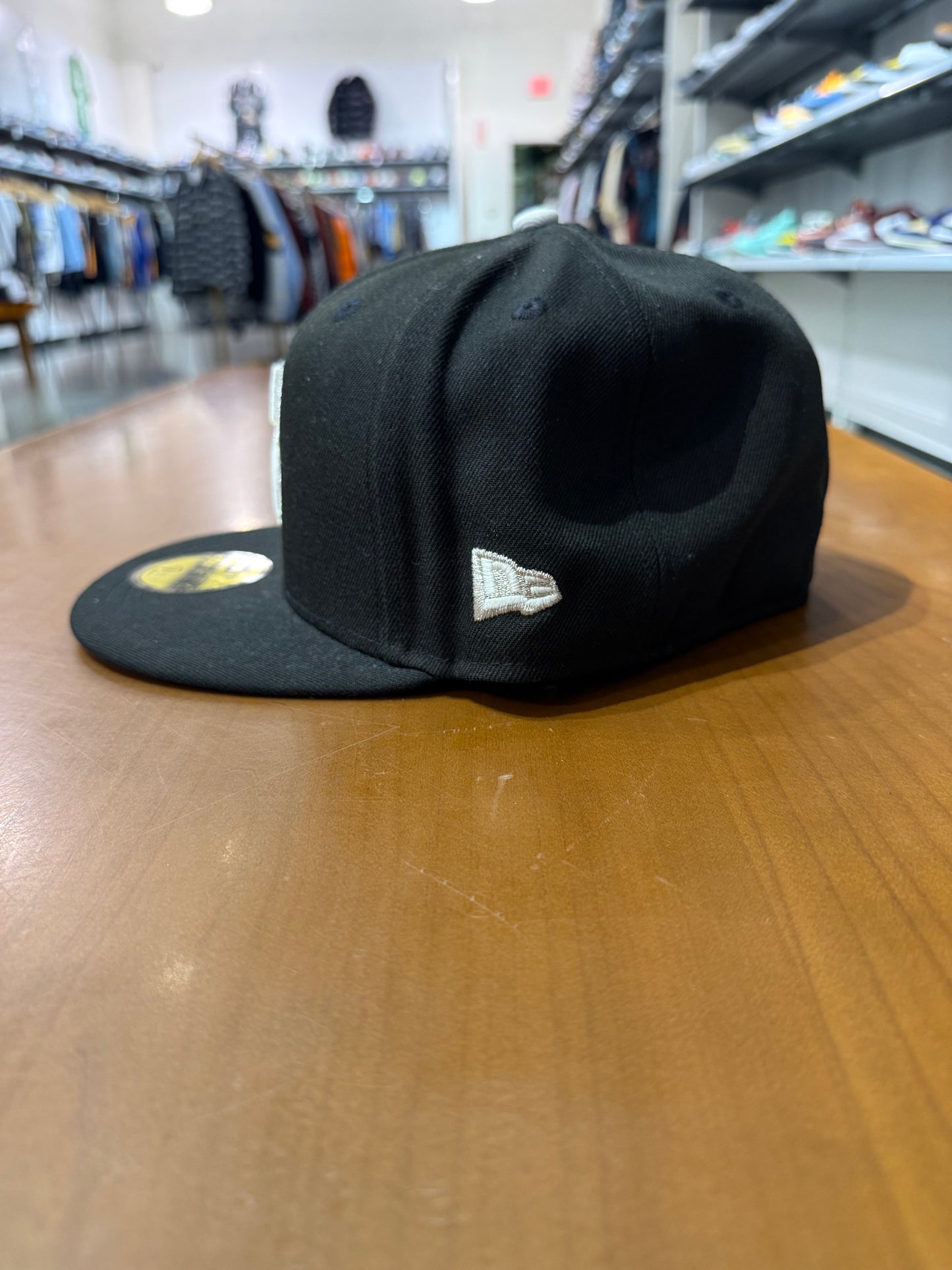 Preowned New Era 30th Anniversary Mariners Black Hat