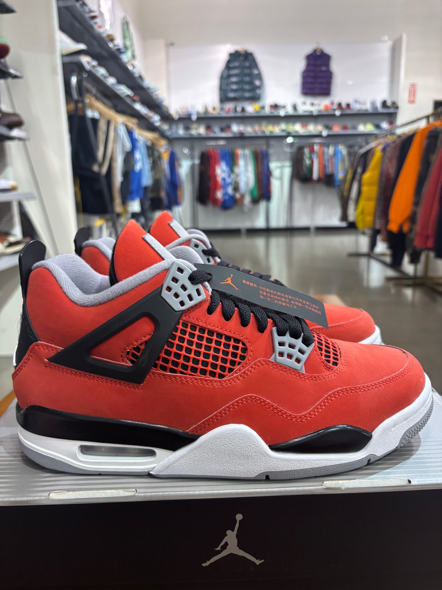 Air Jordan 4 Toro Bravo