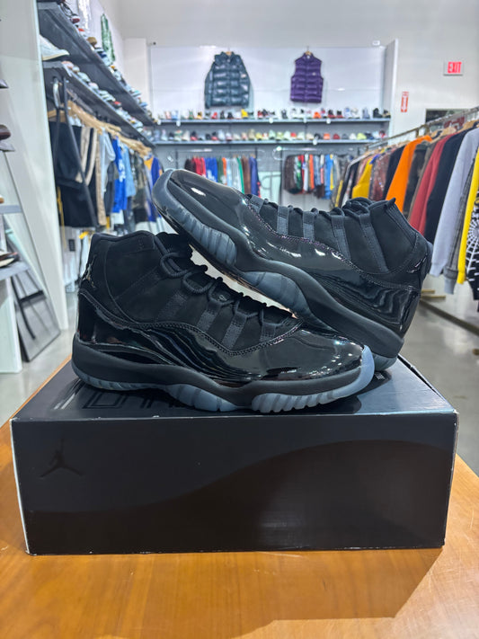 Air Jordan 11 Cap and Gown