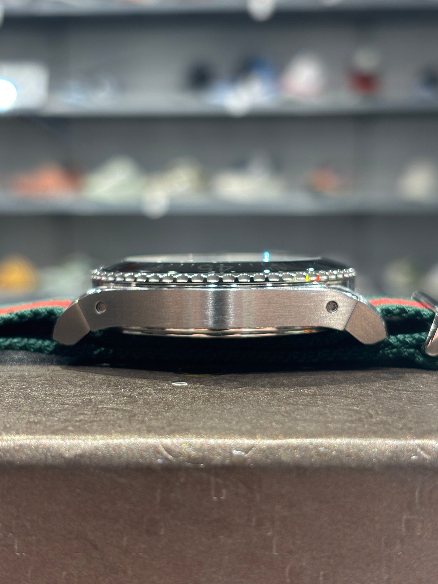 Preowned Gucci Dive 136.2 Watch Stainless Steel Nylon Strap