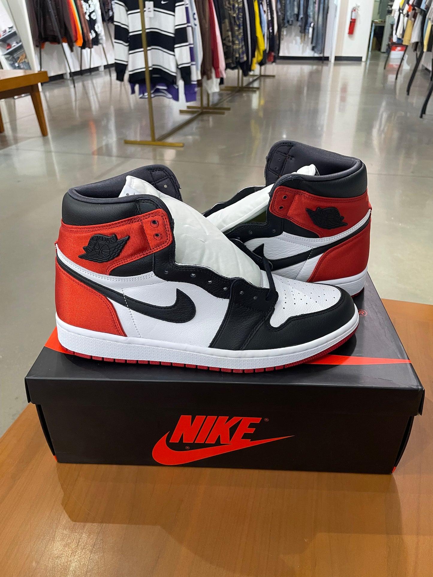 Air Jordan 1 Satin Black Toe