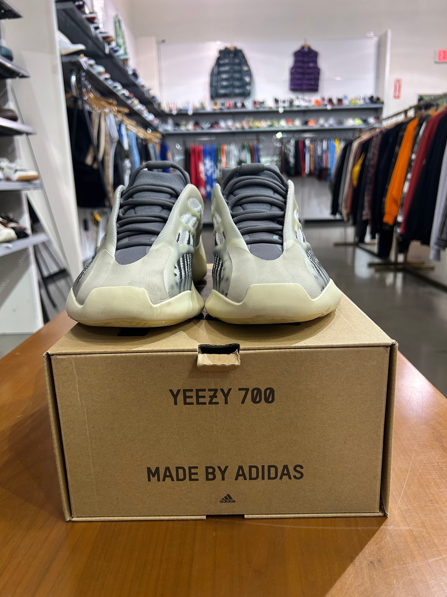 PO Yeezy 700 V3 Fade Salt