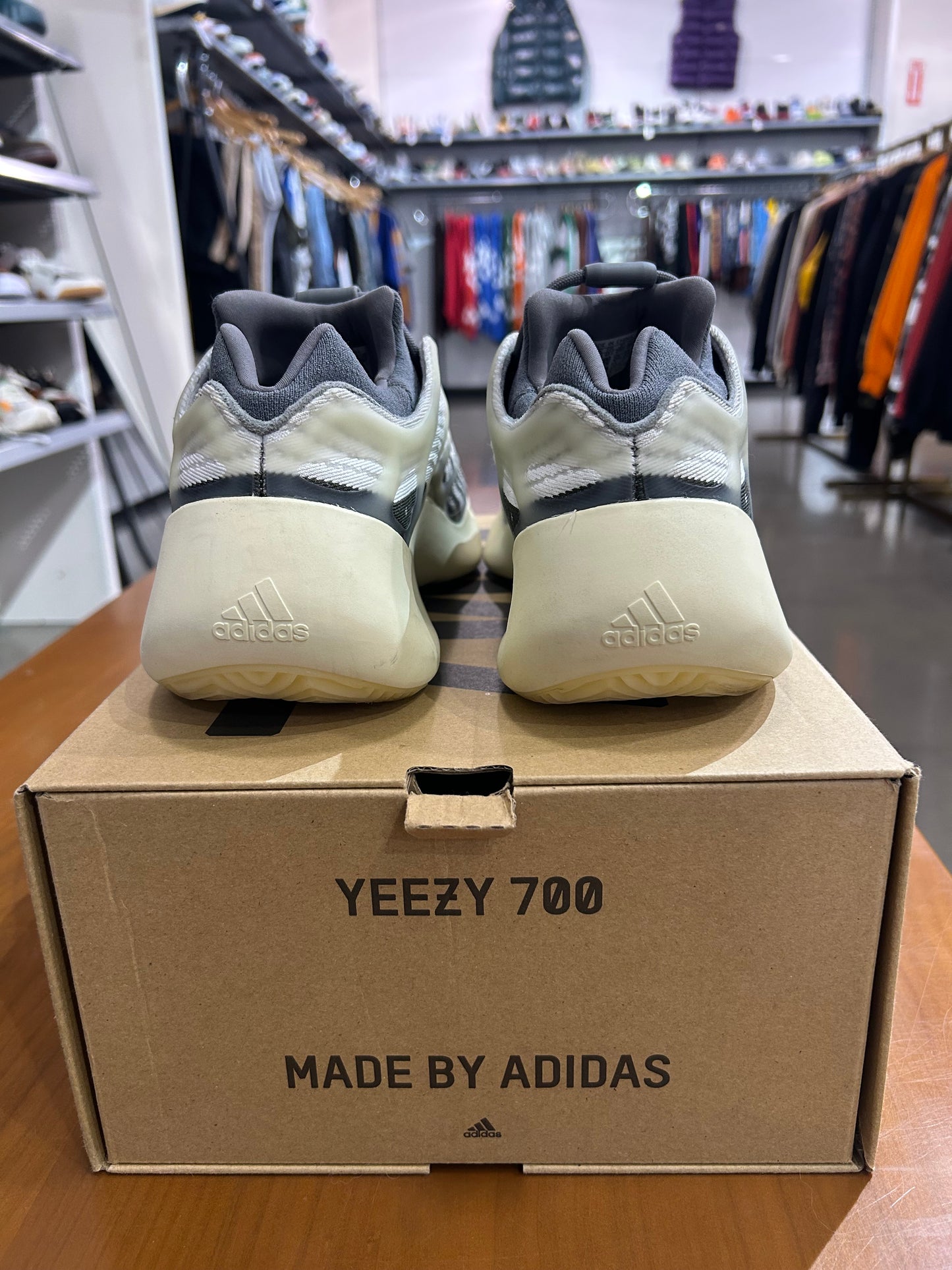 PO Yeezy 700 V3 Fade Salt