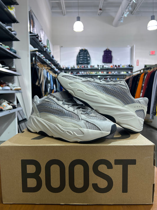 PREOWNED Yeezy 700 Static