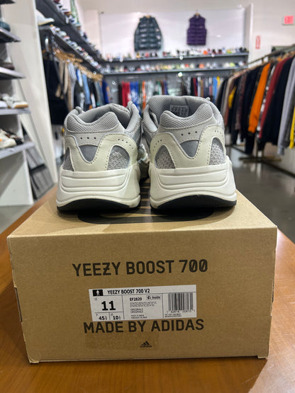 PREOWNED Yeezy 700 Static