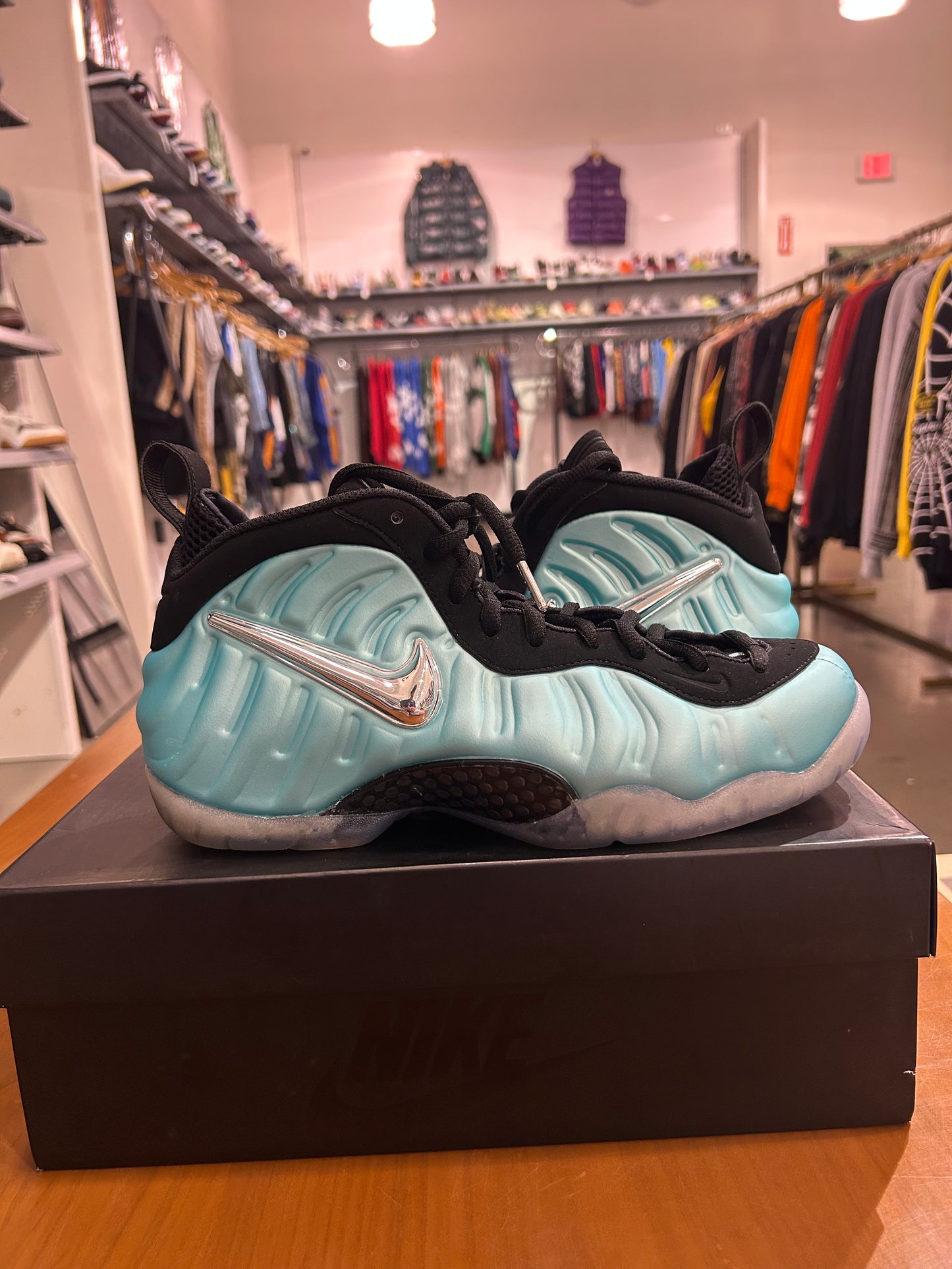 PREOWNED Nike Air Foamposite Pro Island Green