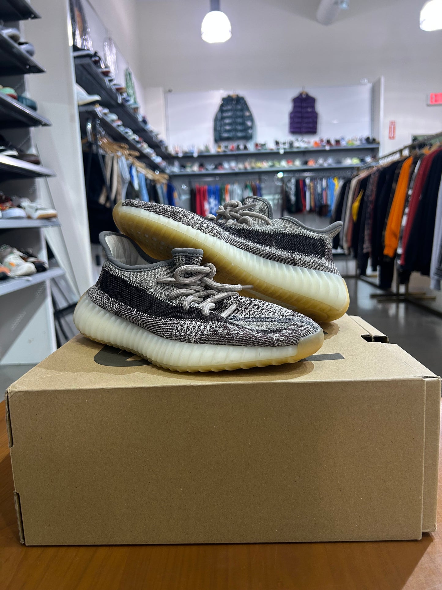 PREOWNED Yeezy 350 V2 Zyon