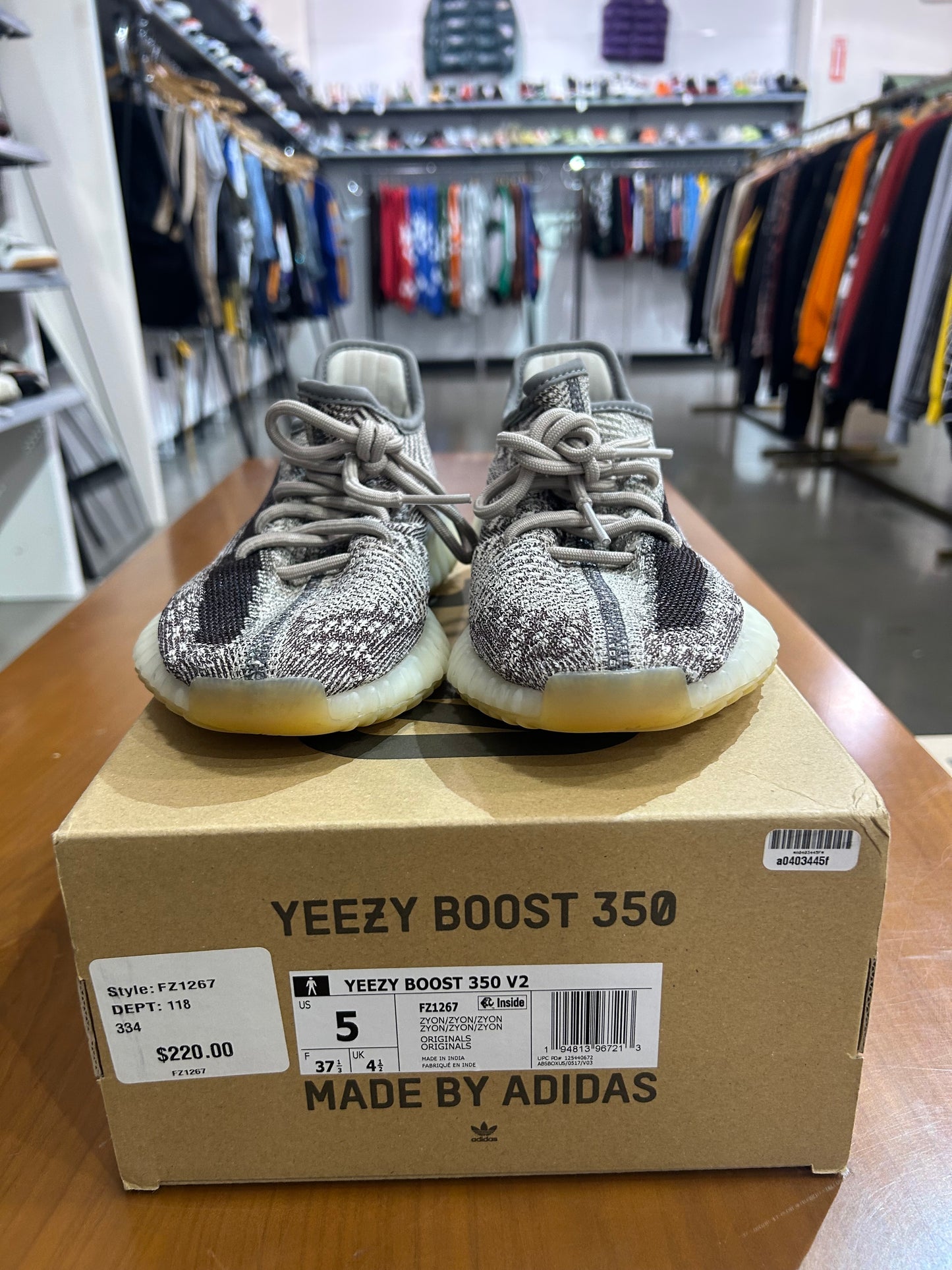 PREOWNED Yeezy 350 V2 Zyon