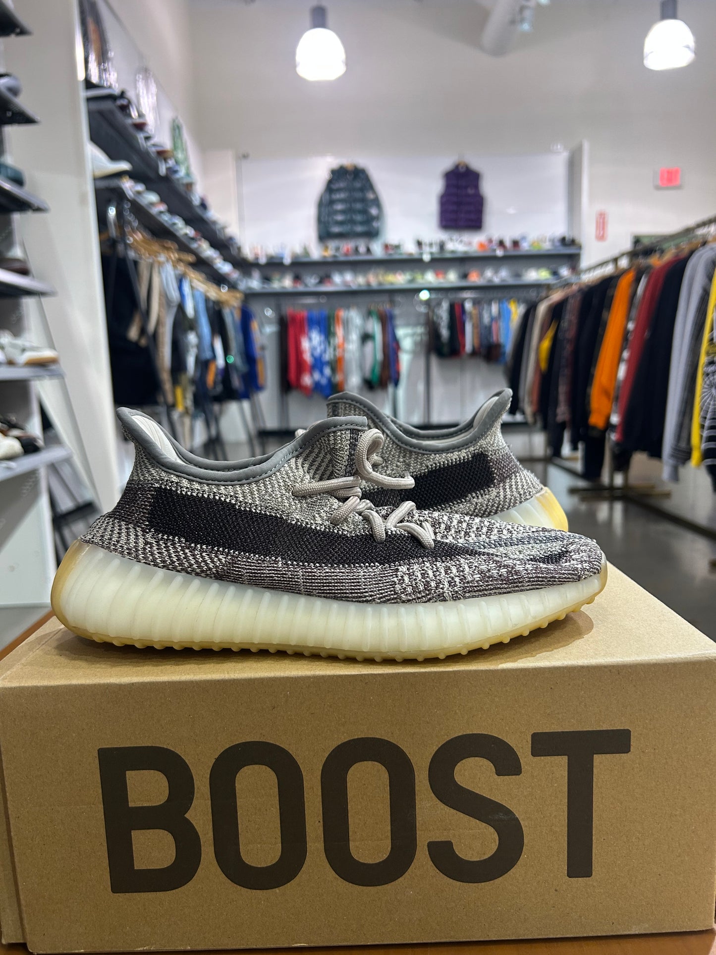 PREOWNED Yeezy 350 V2 Zyon