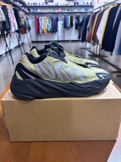 Preowned Yeezy 700 MNVN Resin