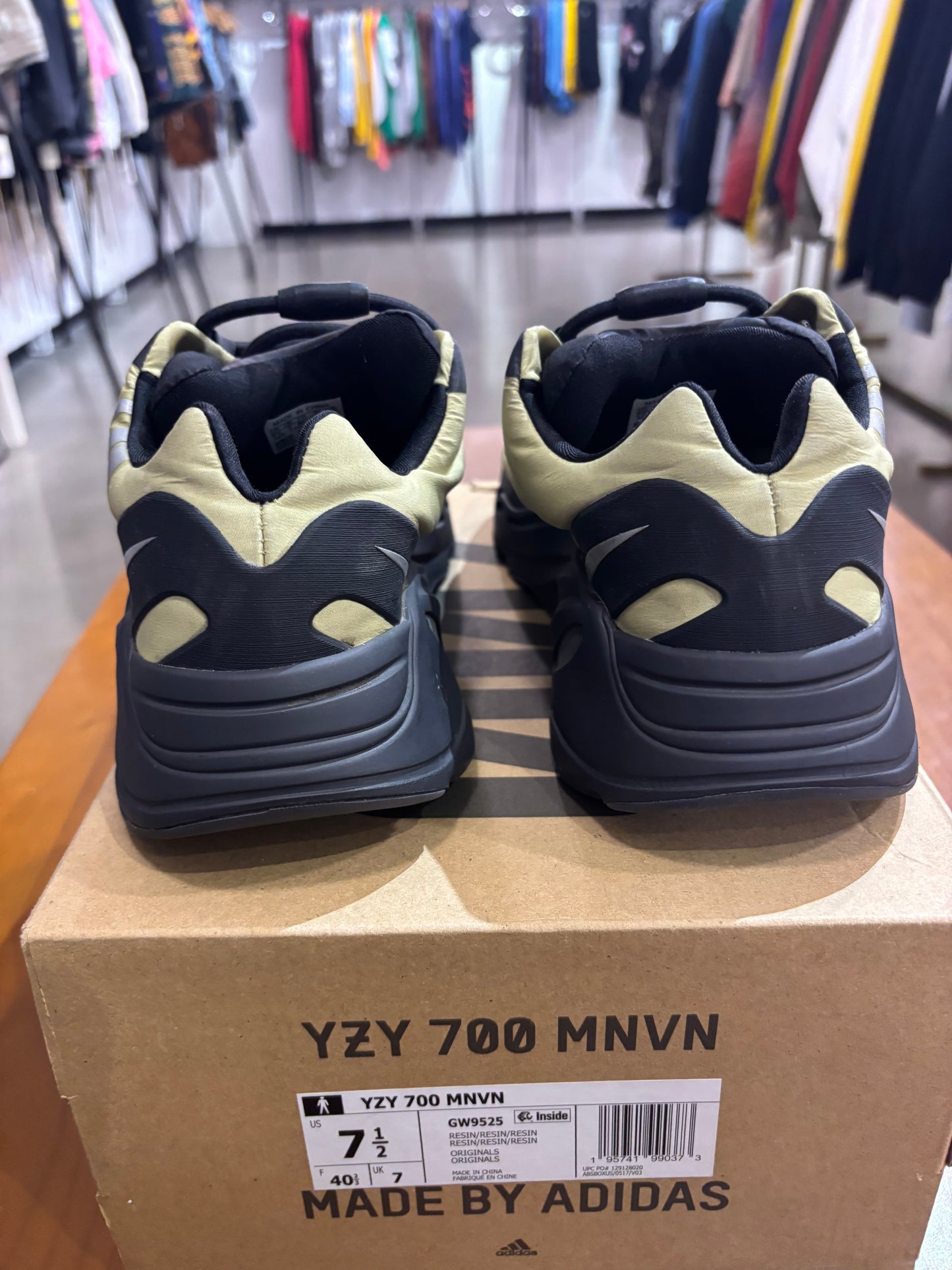 Preowned Yeezy 700 MNVN Resin