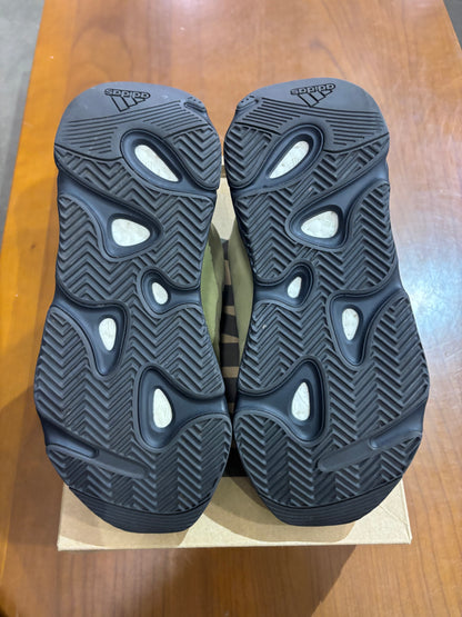 Preowned Yeezy 700 MNVN Resin