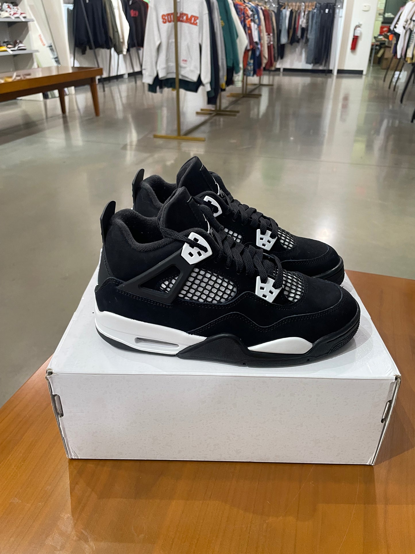 Preowned Air Jordan 4 White Thunder