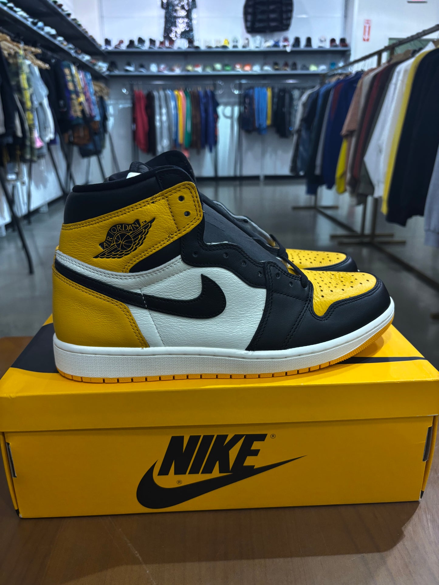 Air Jordan 1 Taxi