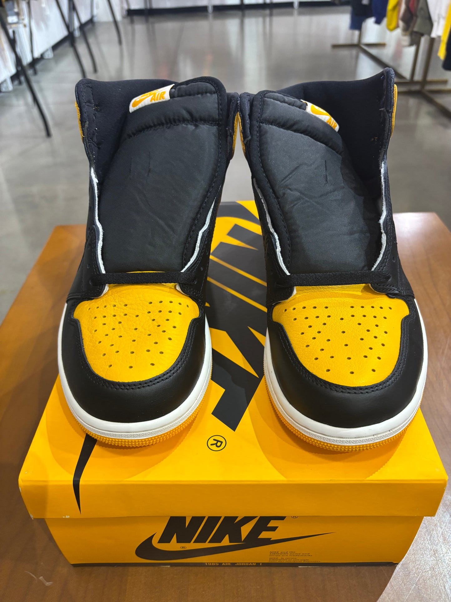 Air Jordan 1 Taxi