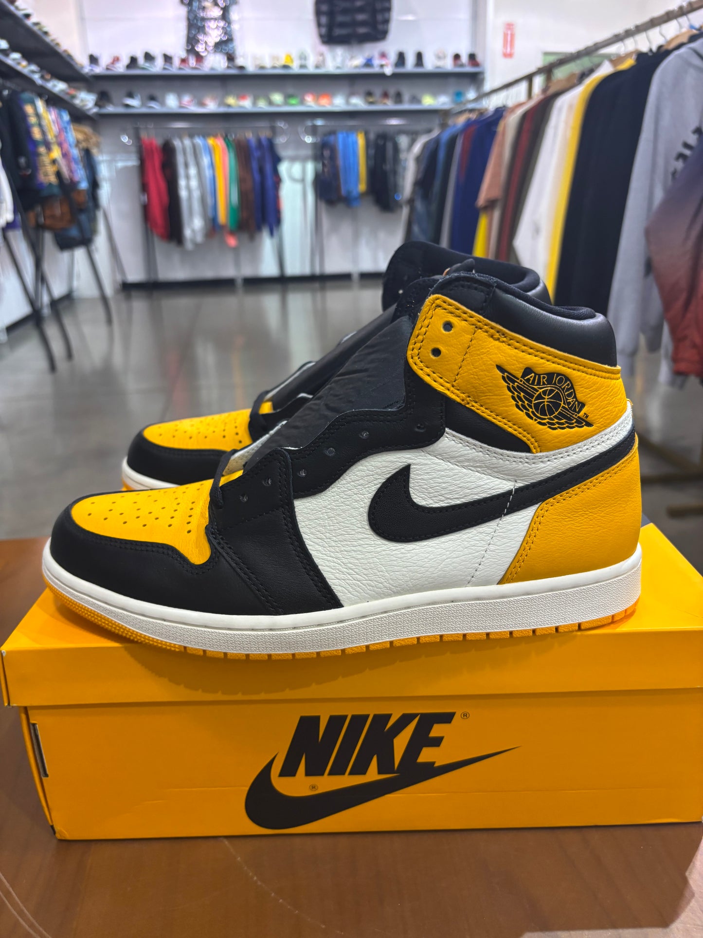 Air Jordan 1 Taxi