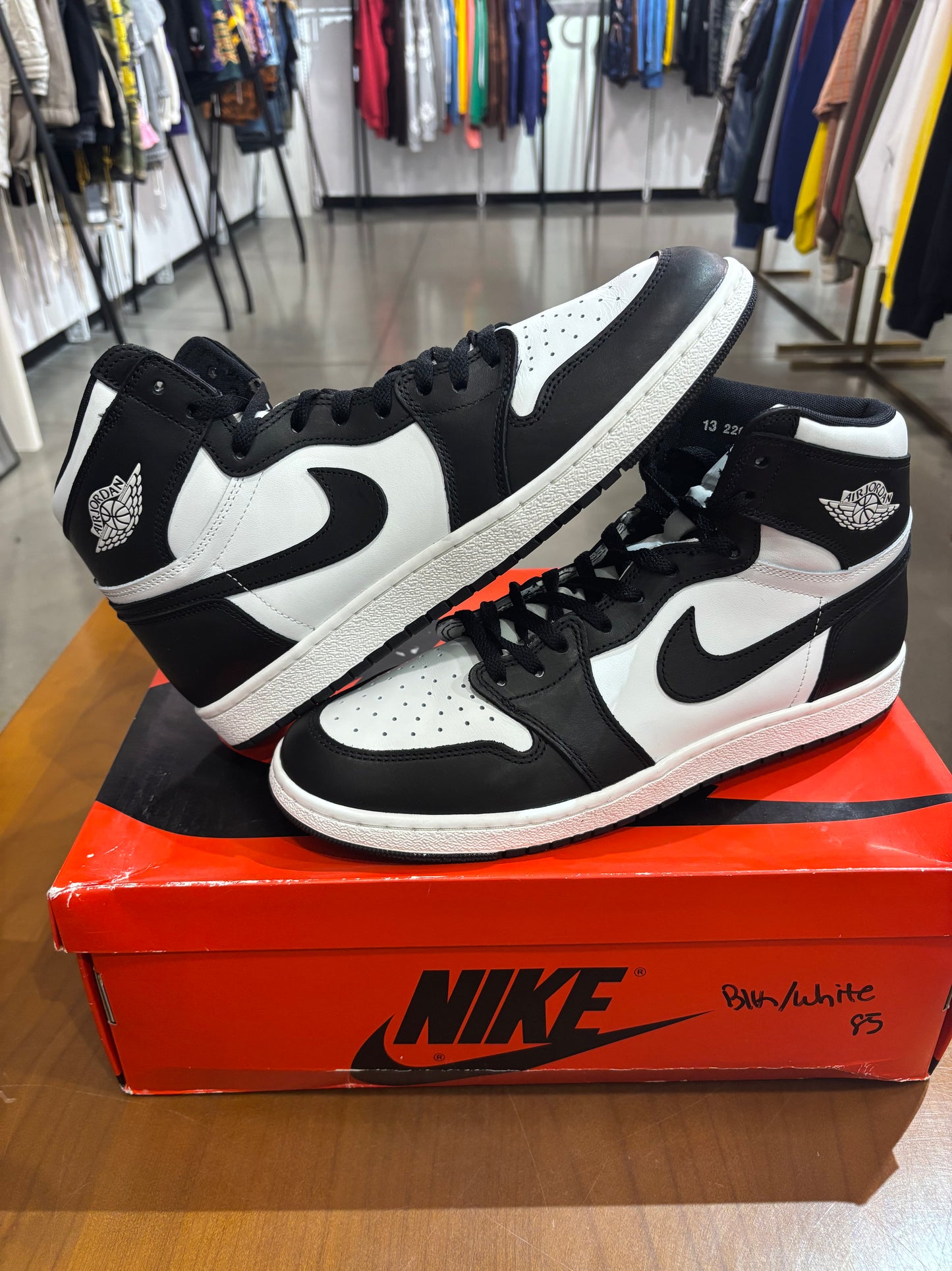 Preowned Air Jordan 1 '85 Black White