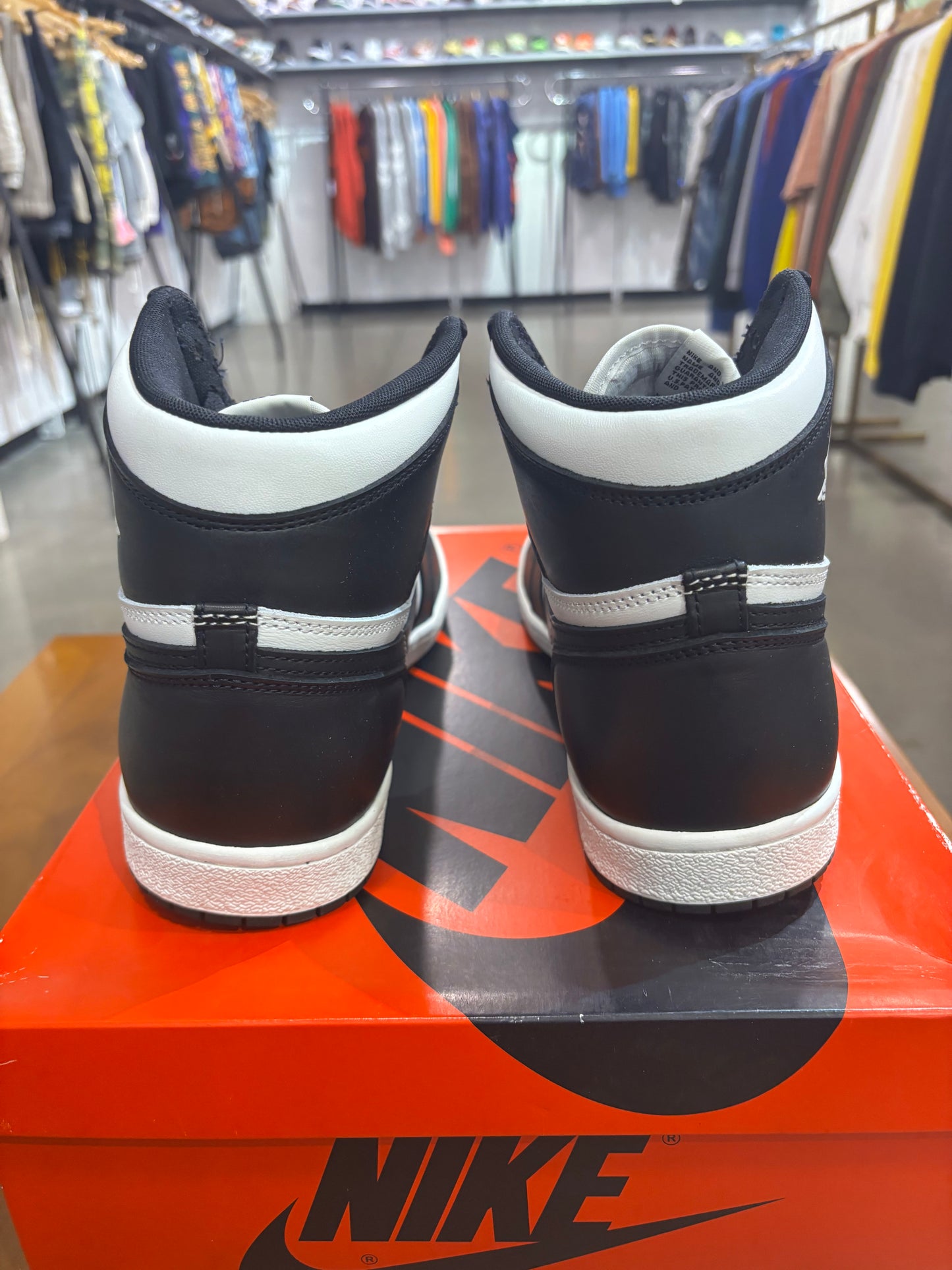 Preowned Air Jordan 1 '85 Black White