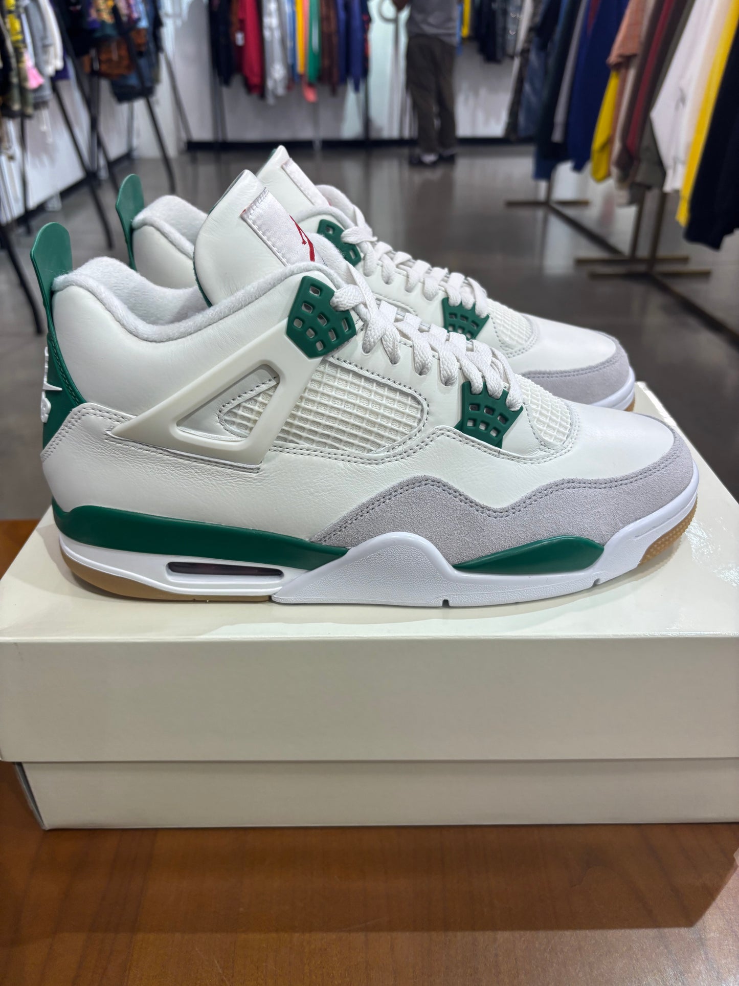 Air Jordan 4 SB Pine Green