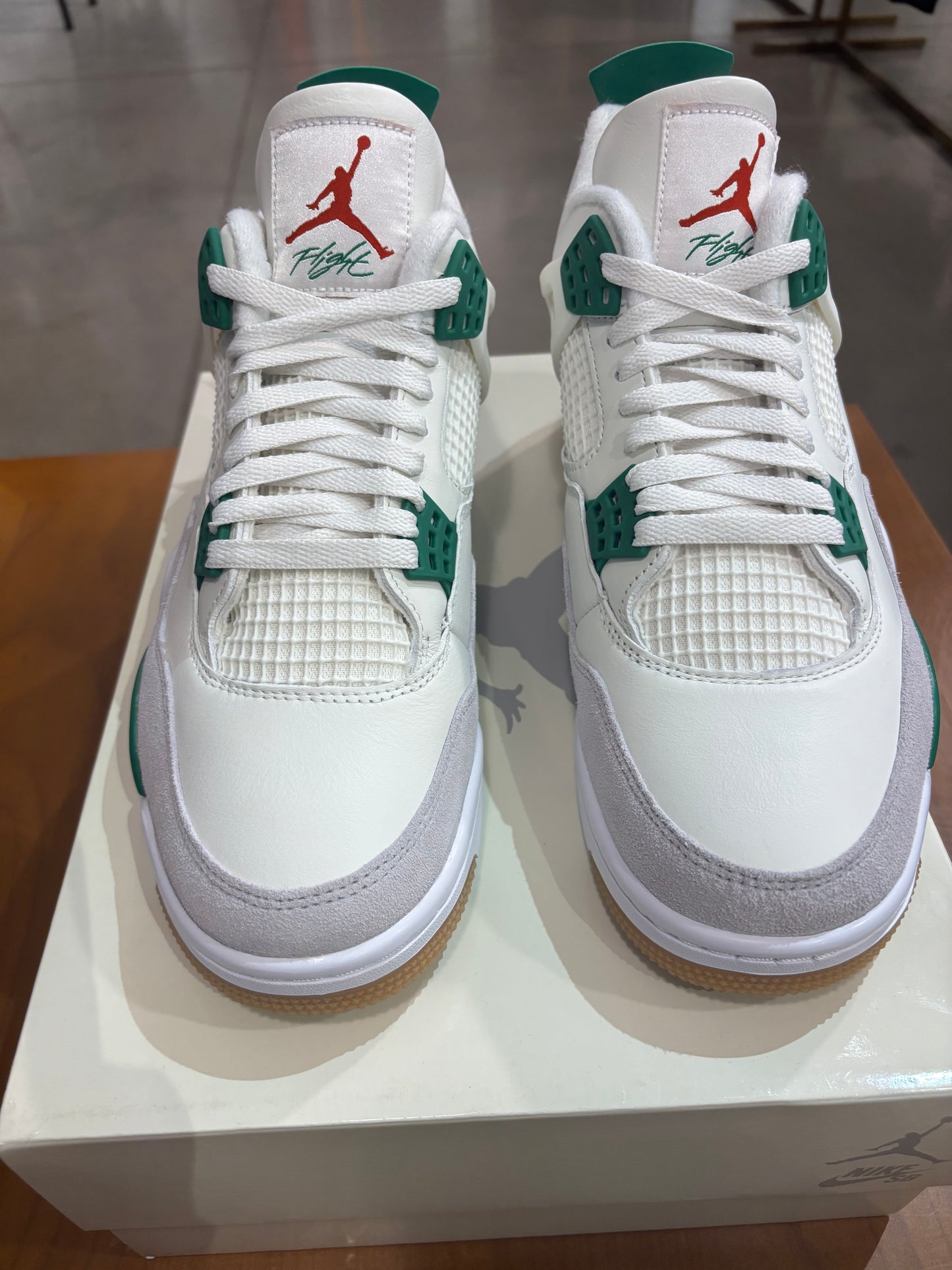 Air Jordan 4 SB Pine Green