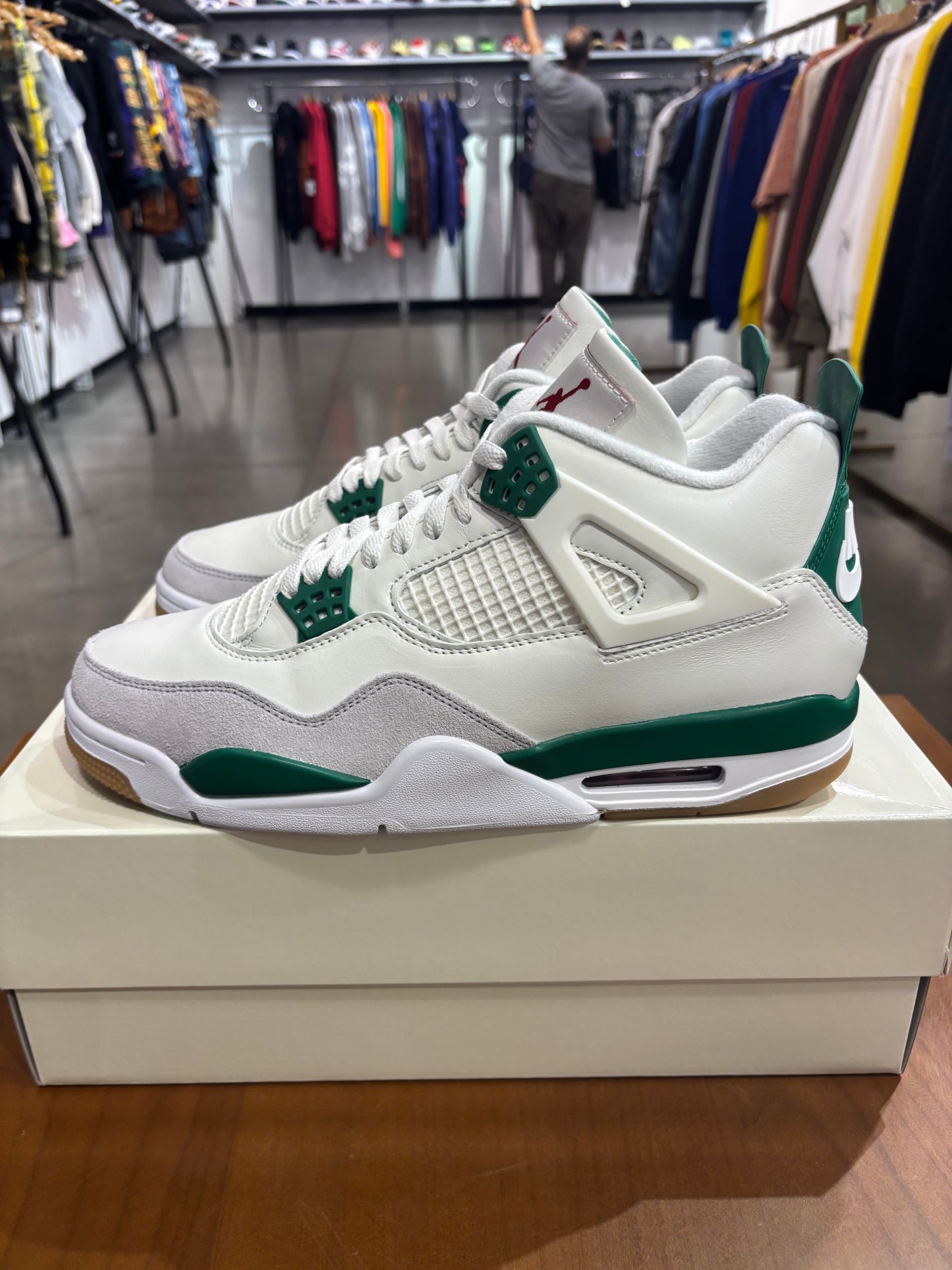 Air Jordan 4 SB Pine Green