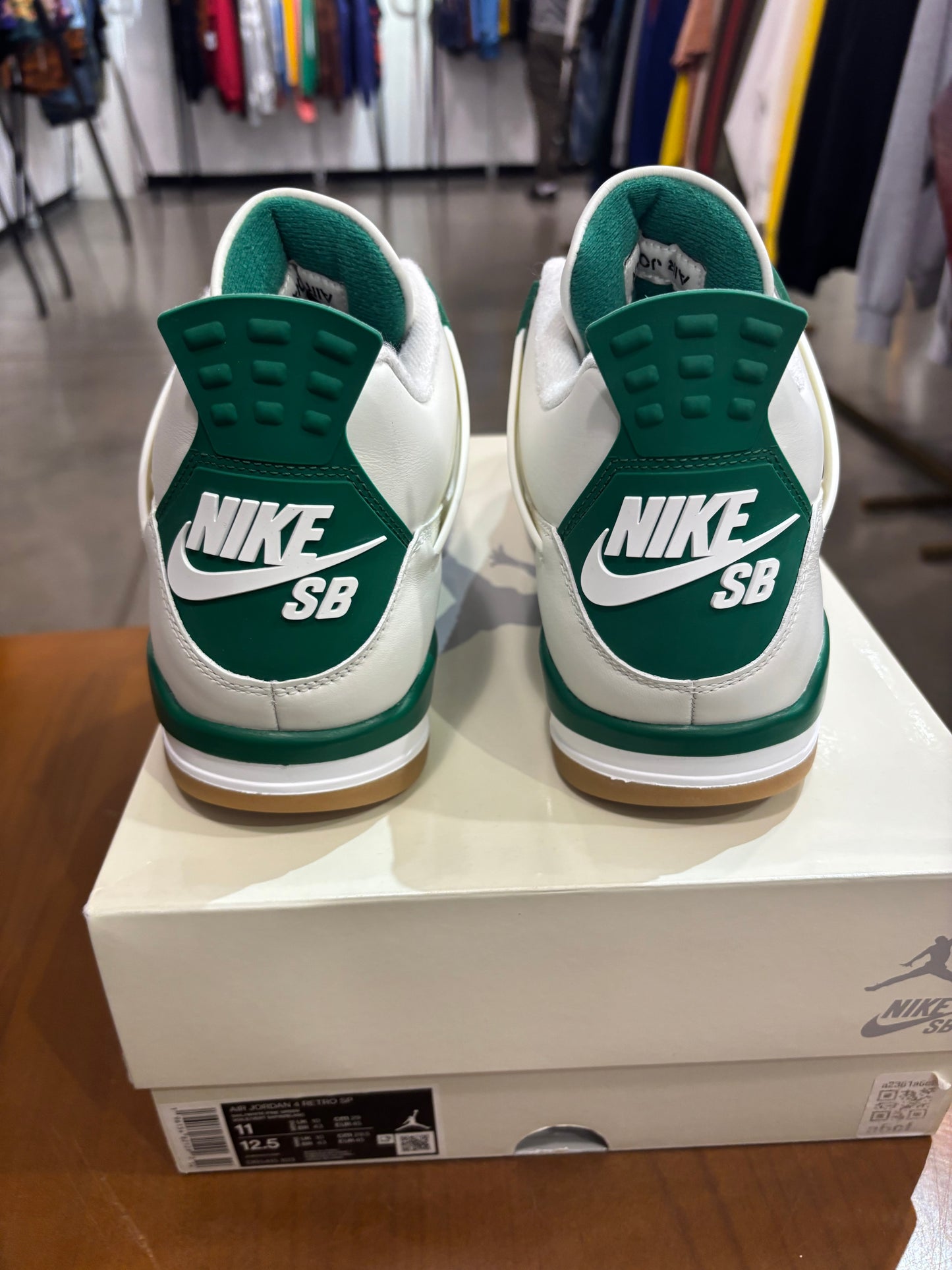 Air Jordan 4 SB Pine Green