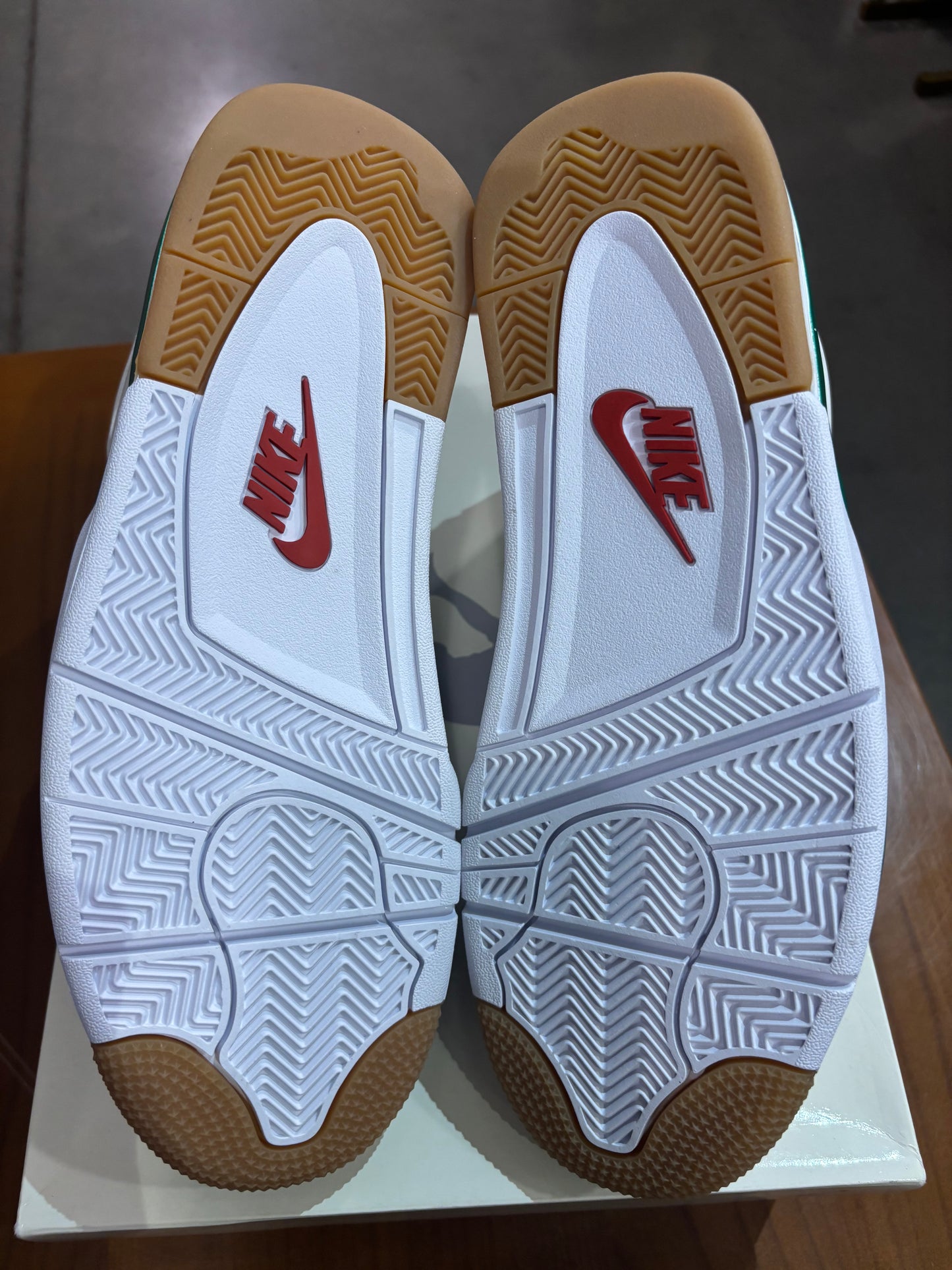 Air Jordan 4 SB Pine Green