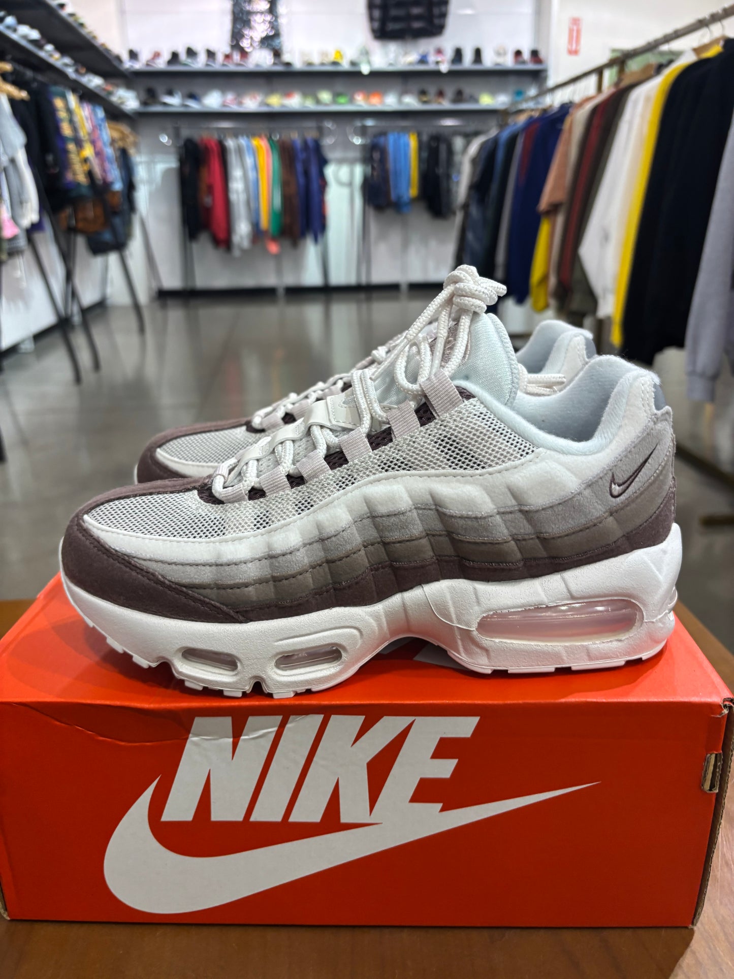 Nike Air Max 95 Phantom Silt Red