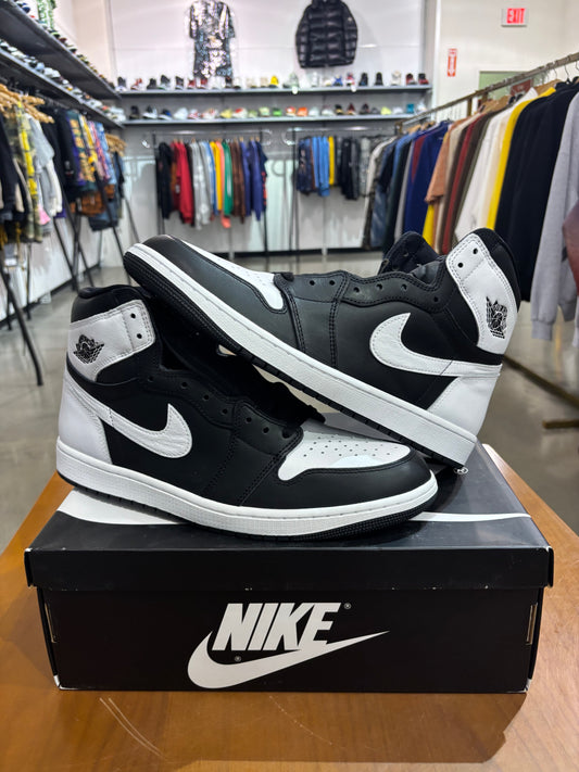 Preowned Air Jordan 1 Black White
