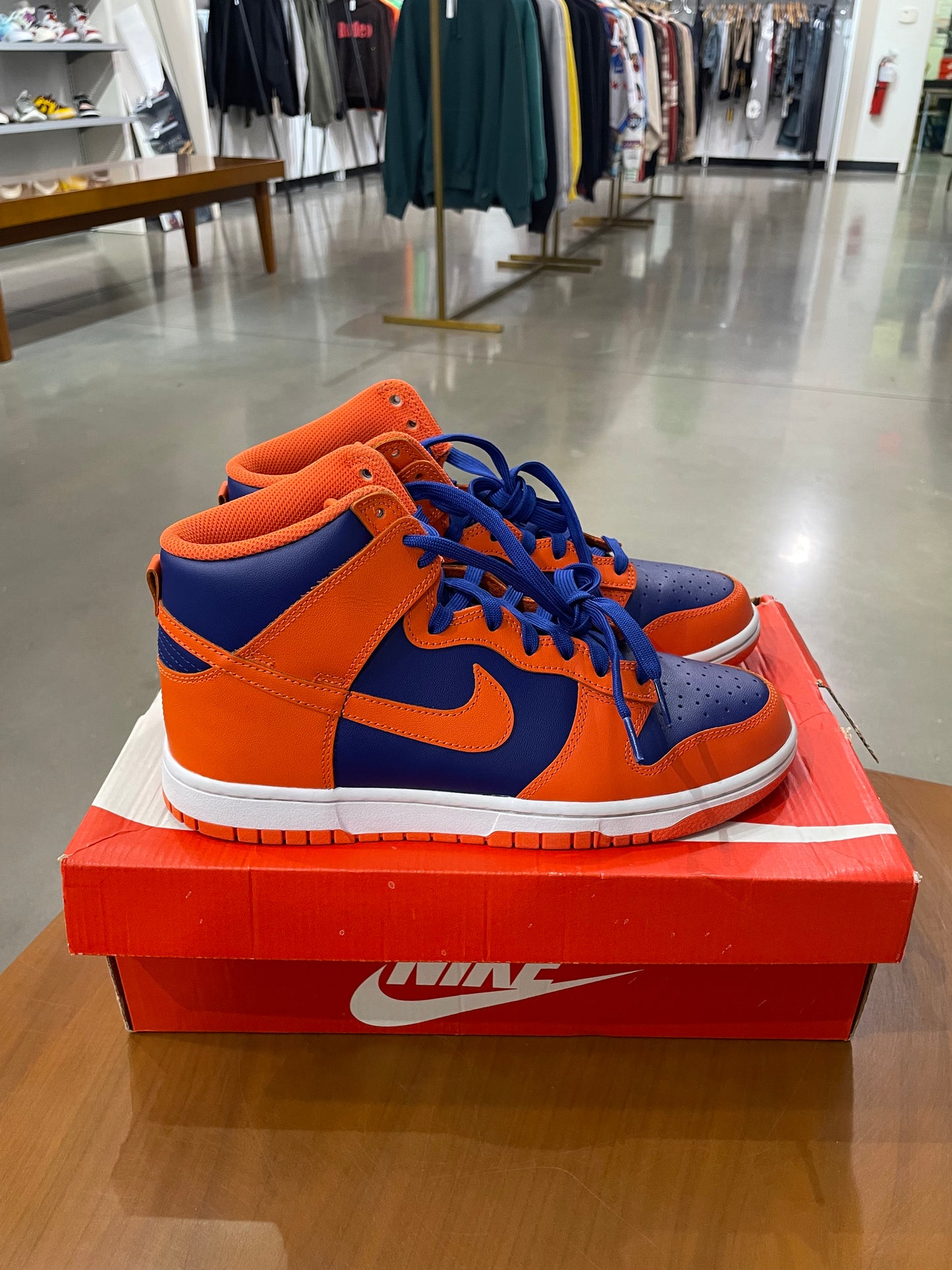Preowned Nike Dunk High Knicks