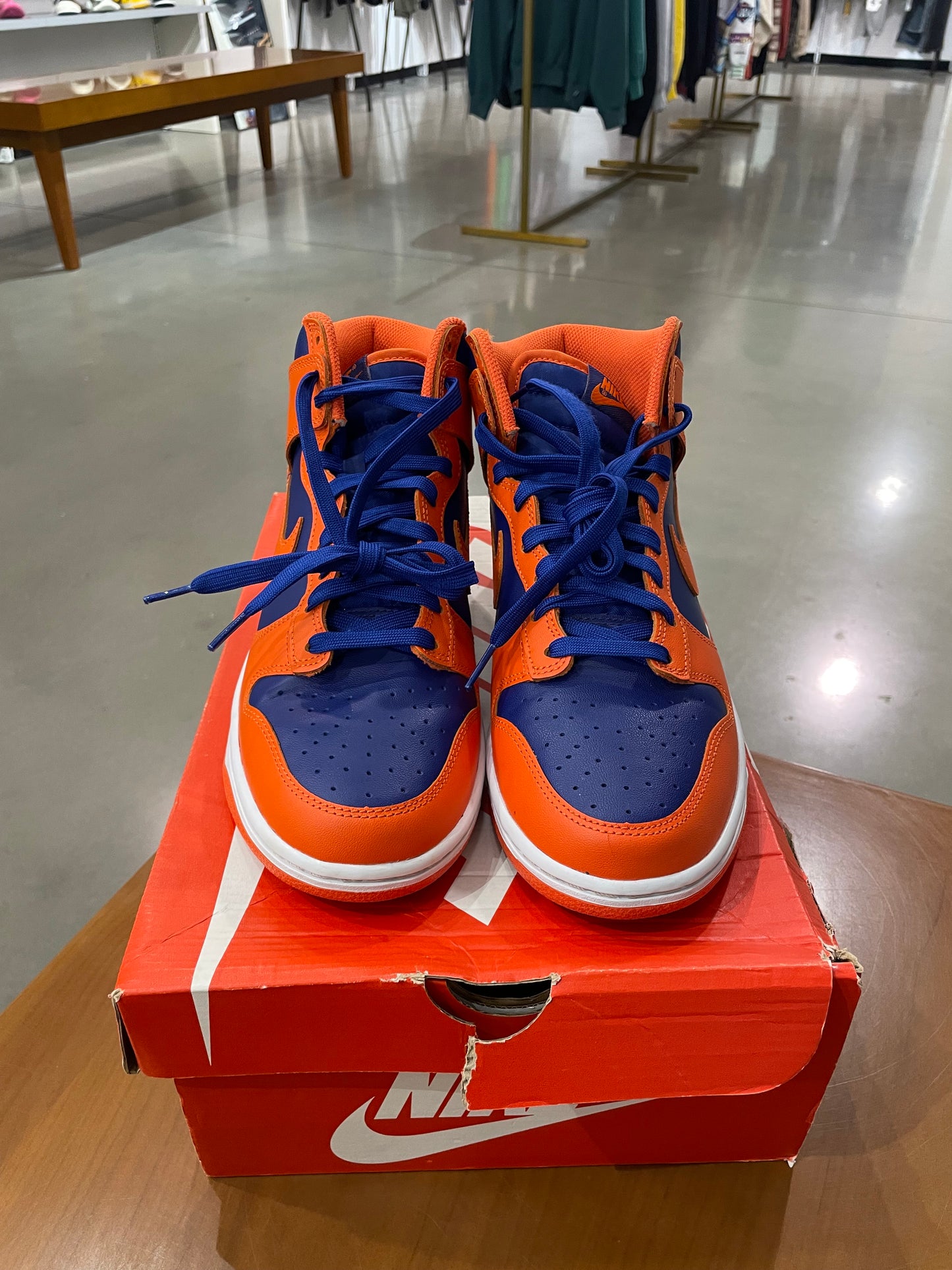 Preowned Nike Dunk High Knicks