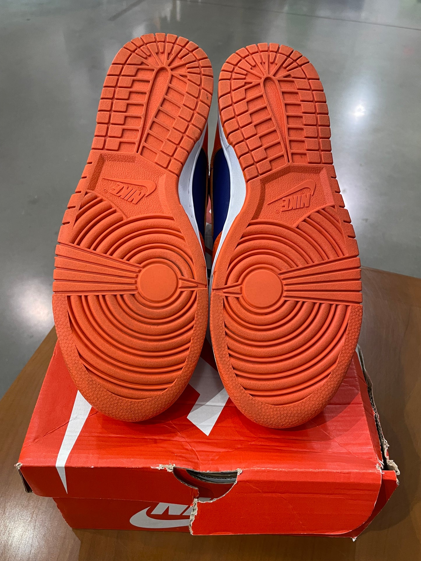 Preowned Nike Dunk High Knicks