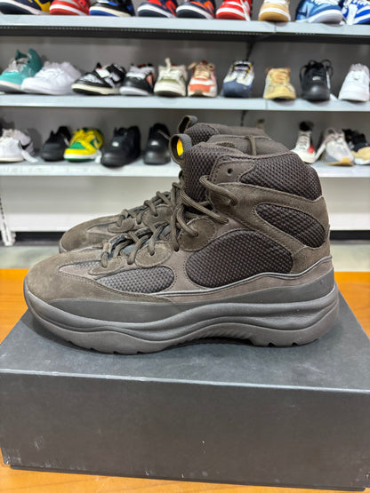 Preowned Yeezy Season 7 Desert Boot Oil