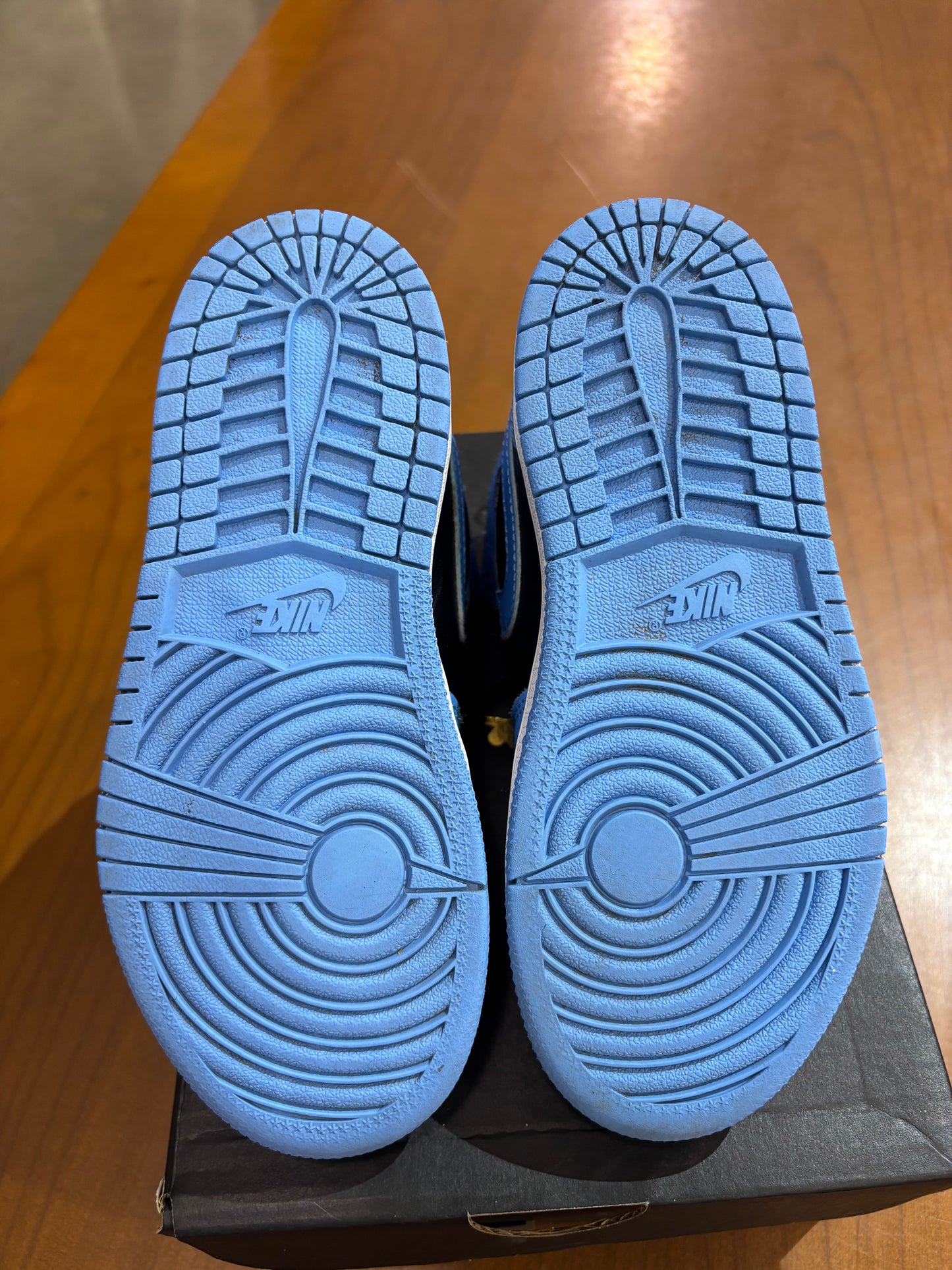 Preowned Air Jordan 1 Mid University Blue Black