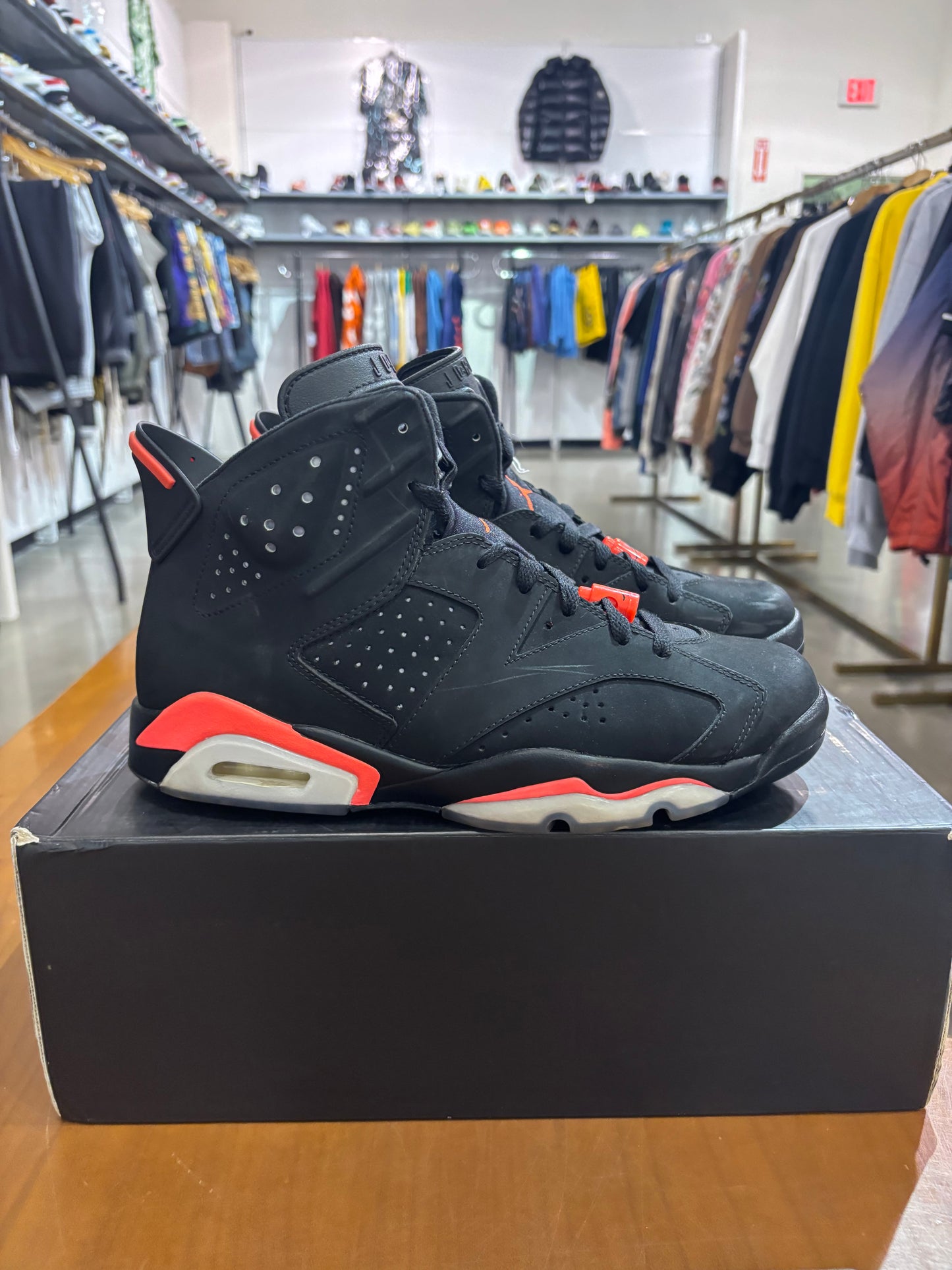 Preowned Air Jordan 6 Infrared (Defect)