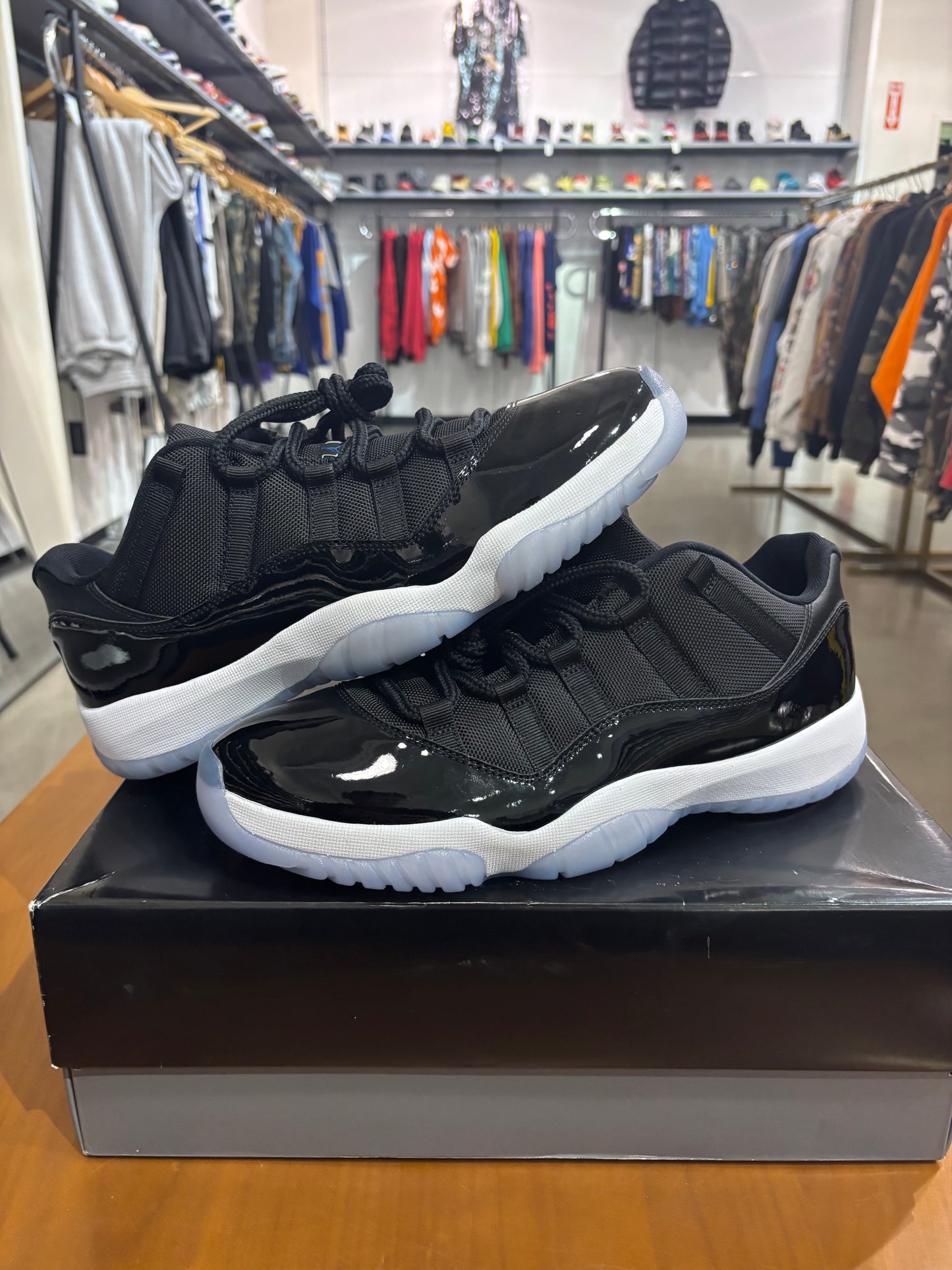 Air Jordan 11 Low Space Jam