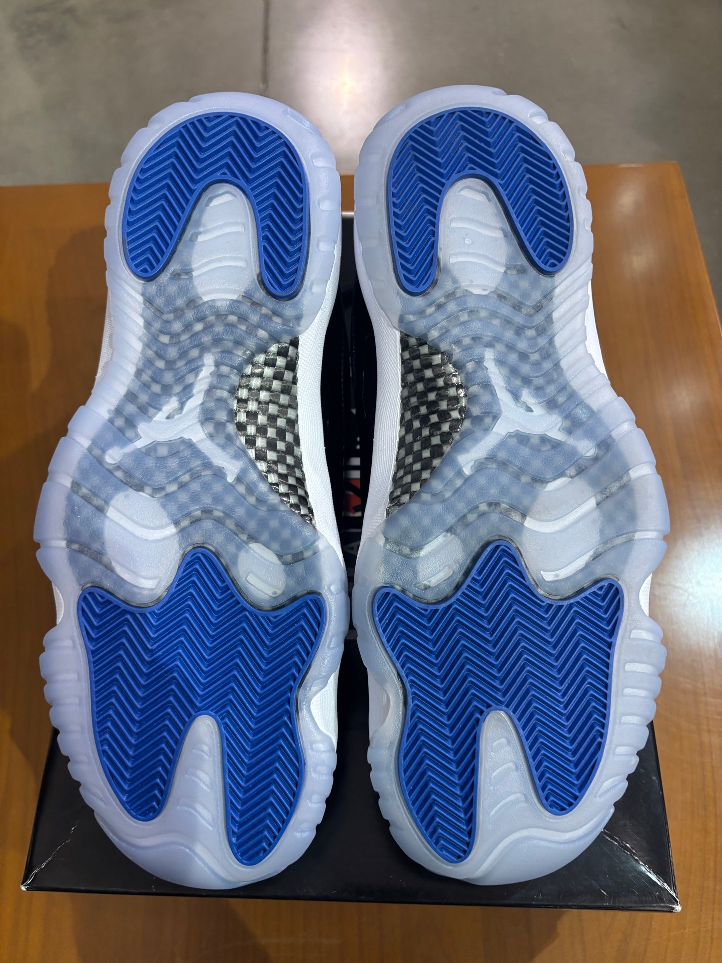 Air Jordan 11 Low Space Jam