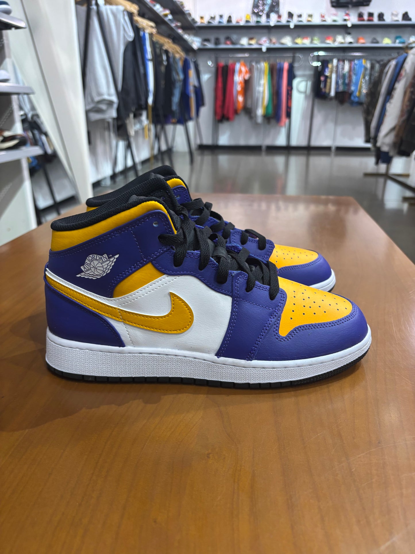 Air Jordan 1 Mid Lakers