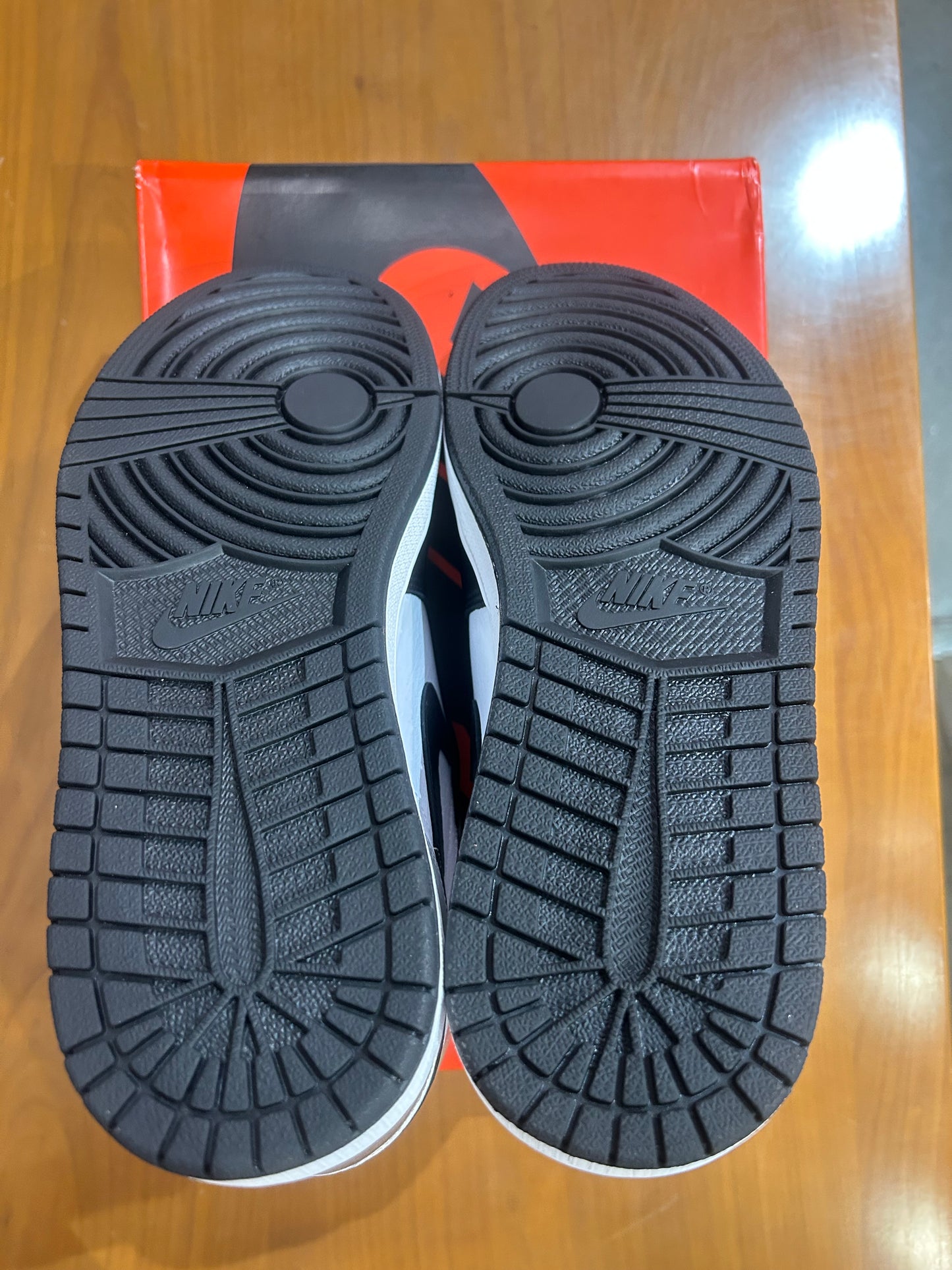 Air Jordan 1 Silver Toe