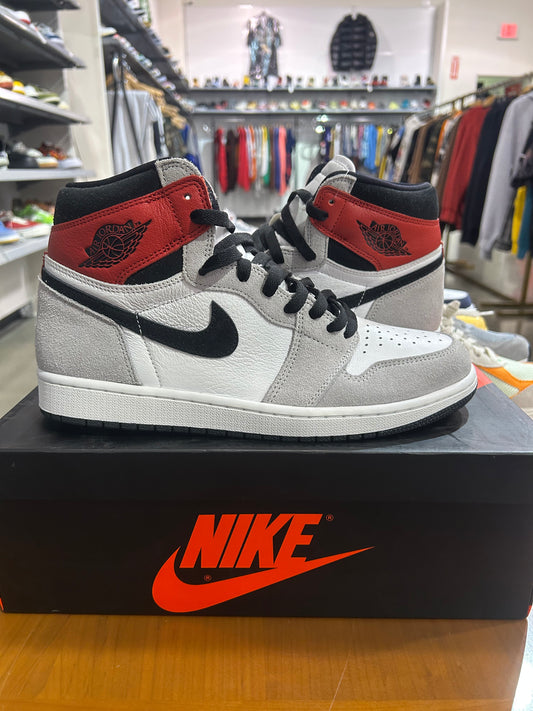 Air Jordan 1 Light Smoke Grey