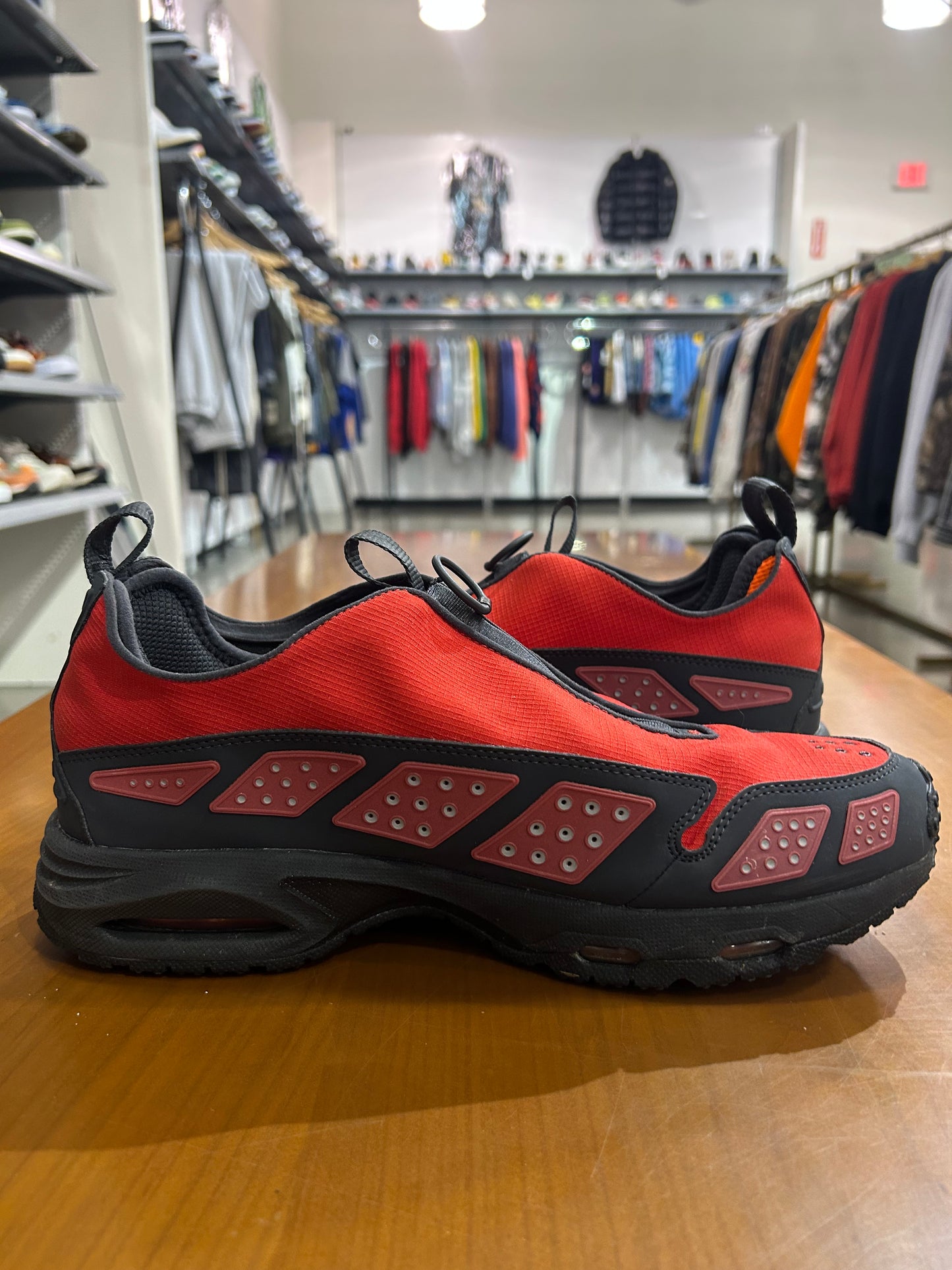 Preowned Nike Air Max Sunder Gore-Tex Hyper Crimson