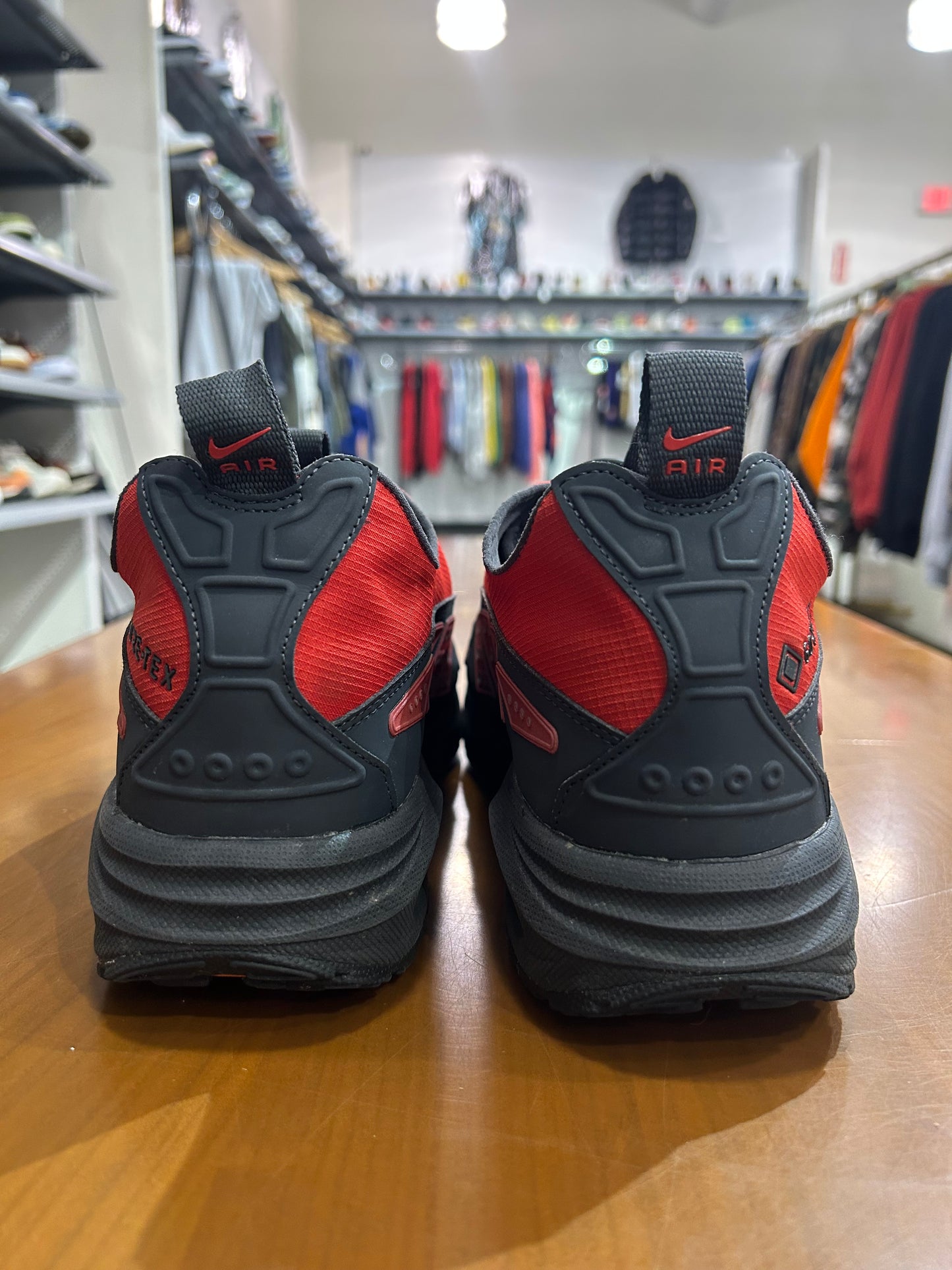 Preowned Nike Air Max Sunder Gore-Tex Hyper Crimson