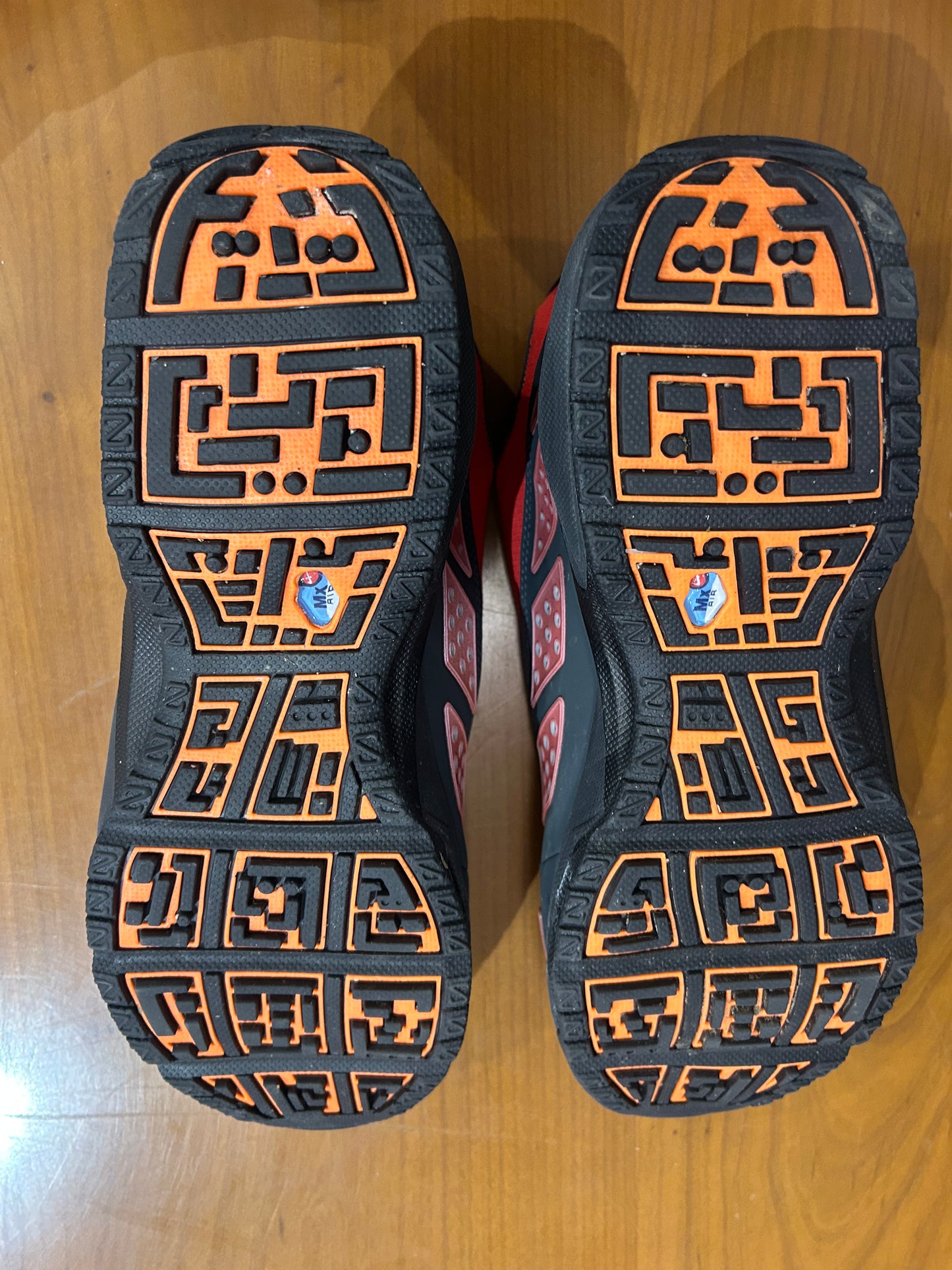 Preowned Nike Air Max Sunder Gore-Tex Hyper Crimson