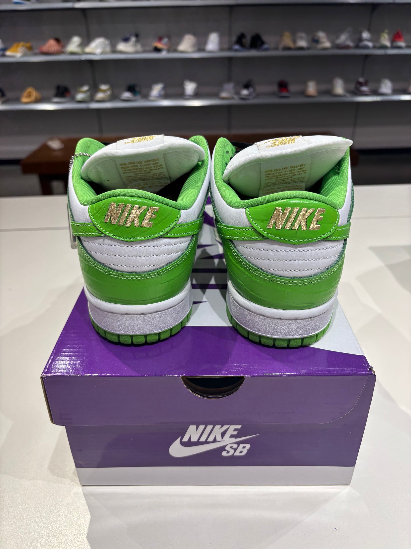 Nike SB Dunk Low Stars Mean Green